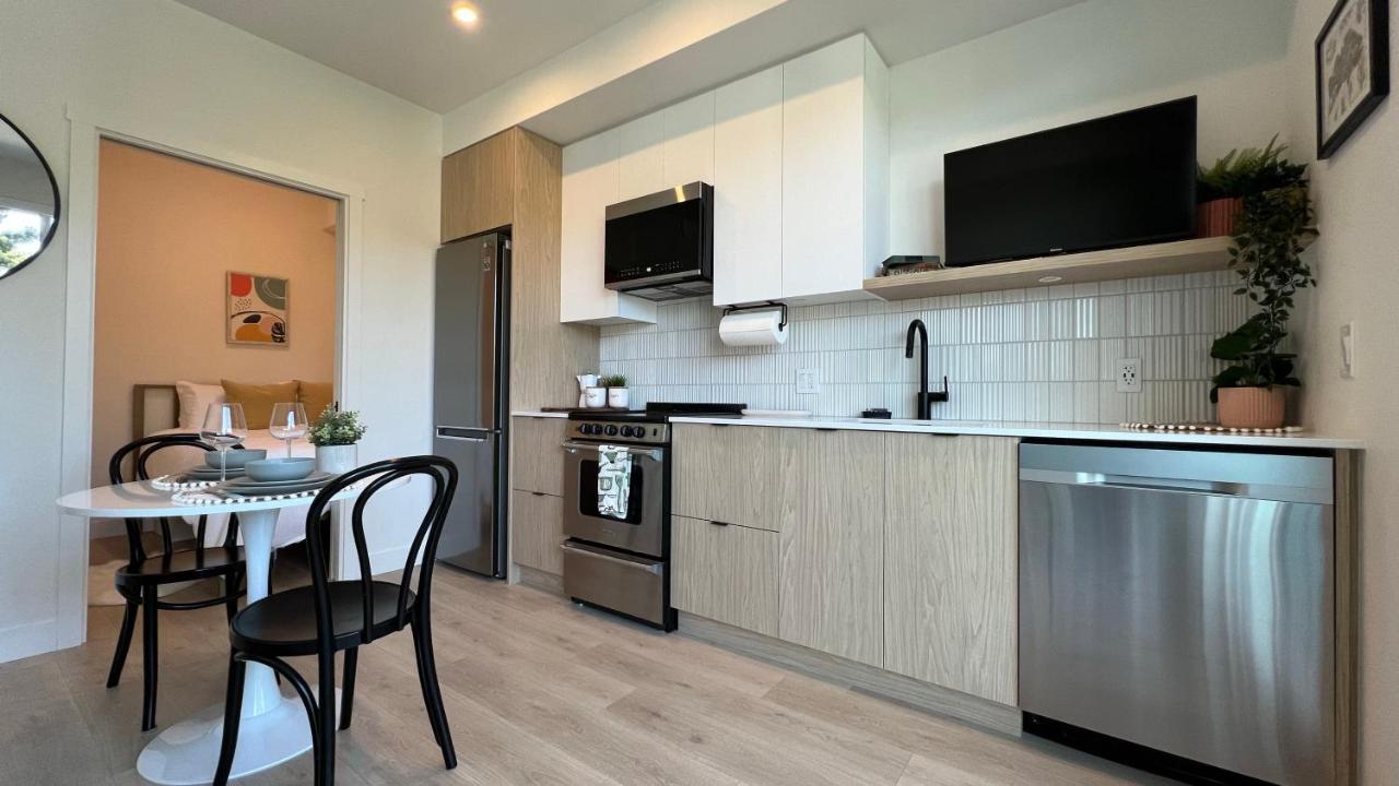 Hillside Oasis By Iris Properties! Victoria Kültér fotó