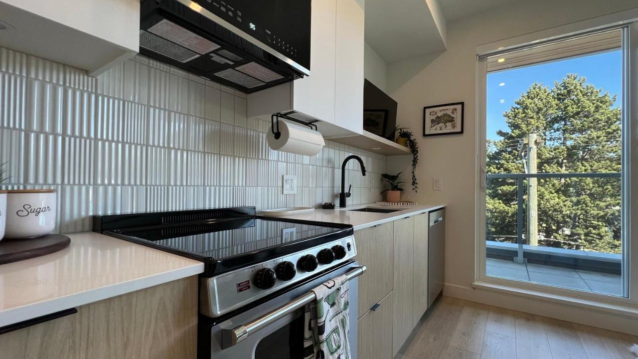 Hillside Oasis By Iris Properties! Victoria Kültér fotó