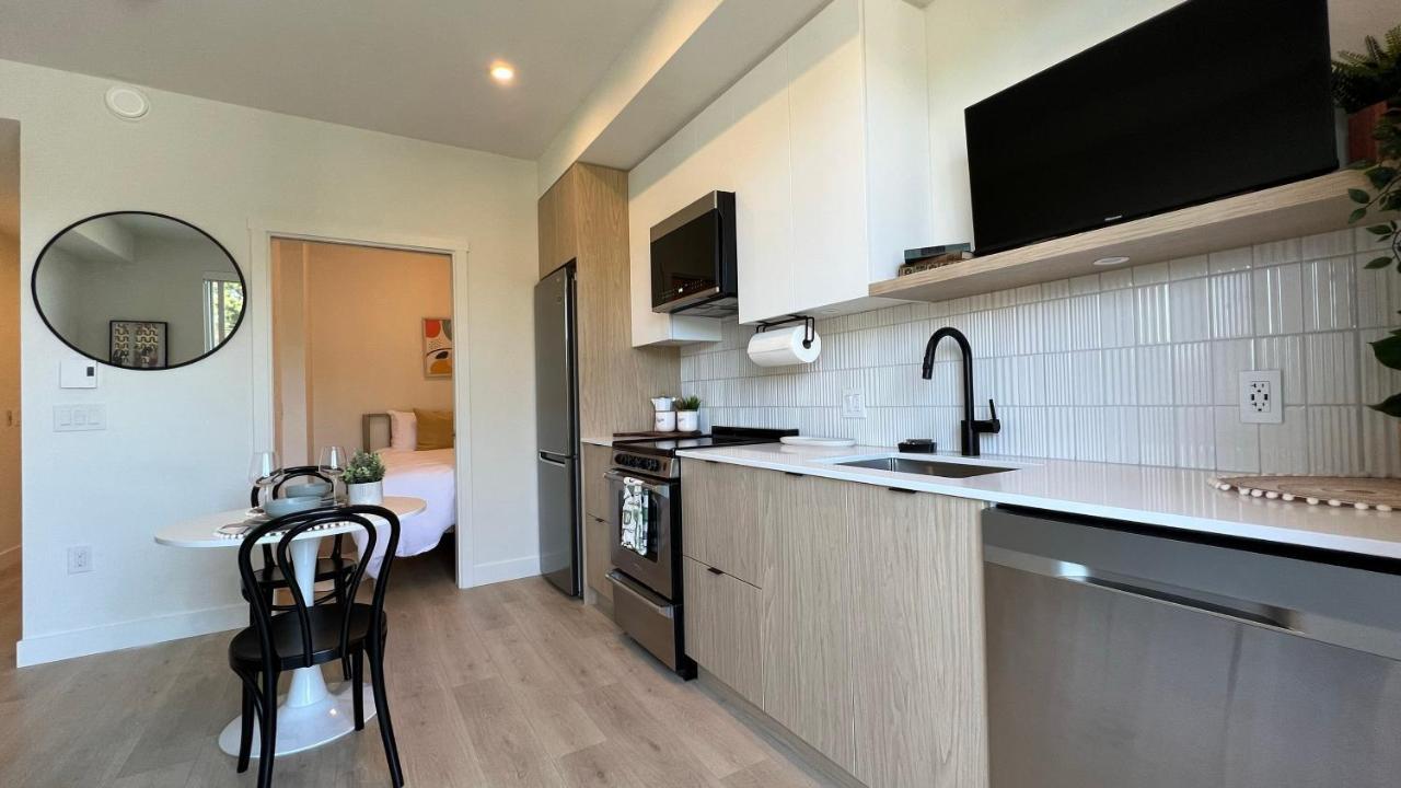 Hillside Oasis By Iris Properties! Victoria Kültér fotó